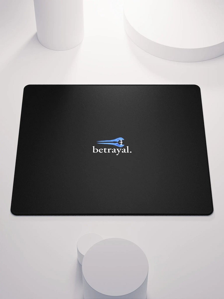 Betrayal Gaming Mouse Mat - Halo-Inspired Desk Accessory product image (1)