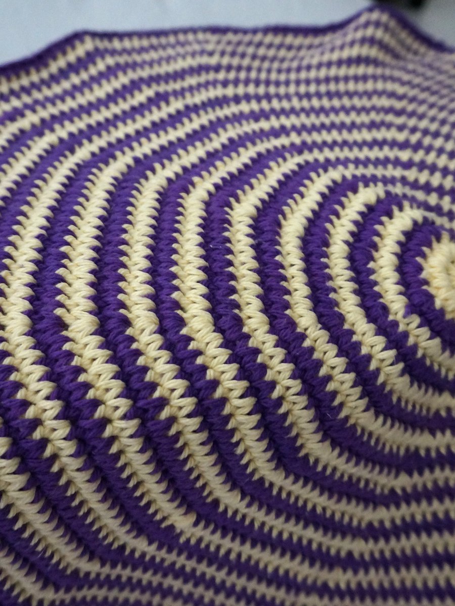 Single crochet round blanket pdf pattern product image (3)
