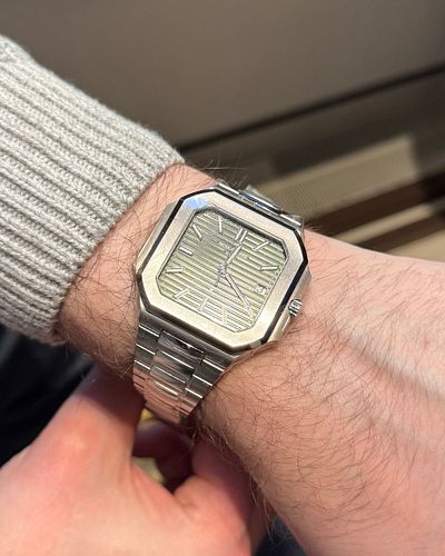 May be a controversial opinion but I really like the Patek Philippe Cubitus 🫣

I think the bigger size works on my wrist but ...