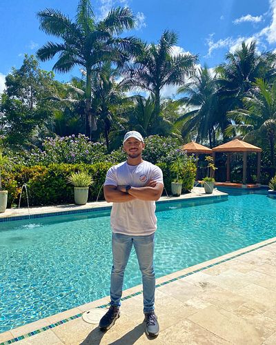 Soaking up some rays ☀️🤟🏽