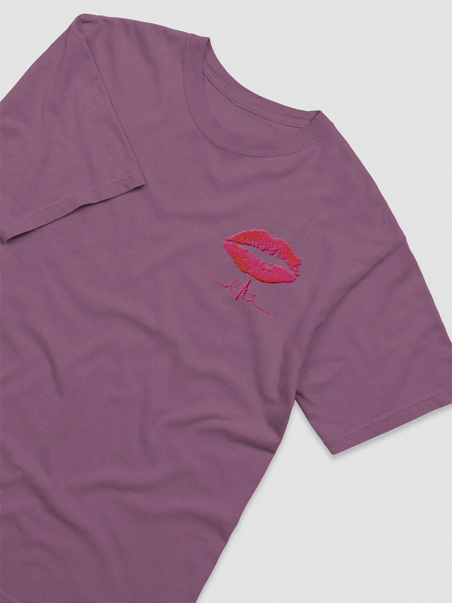 Kiss of Comfort Tee product image (30)