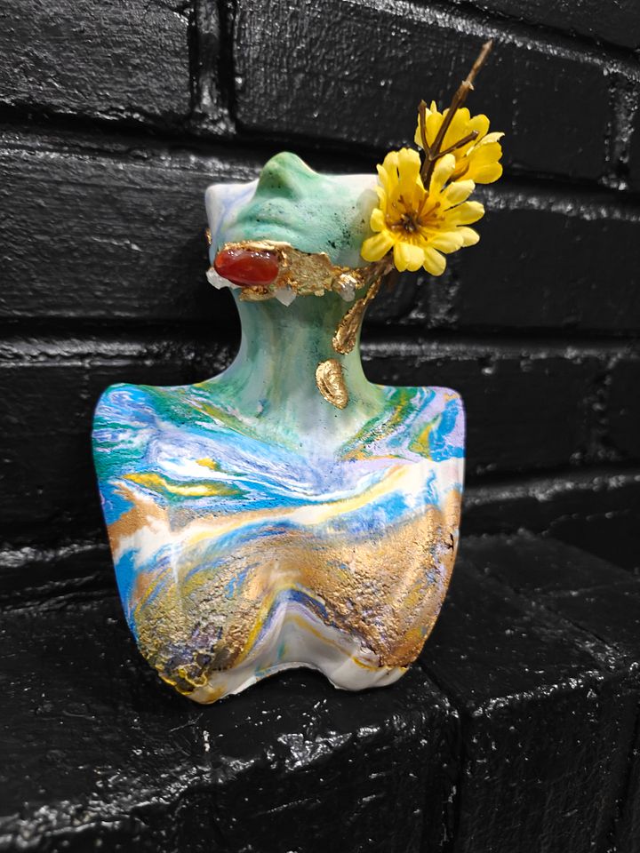 Titan Vase product image (1)
