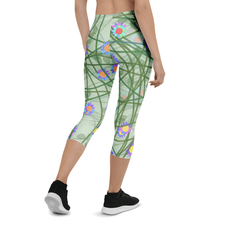 Blooming Breeze All-Over Capri Leggings product image (2)