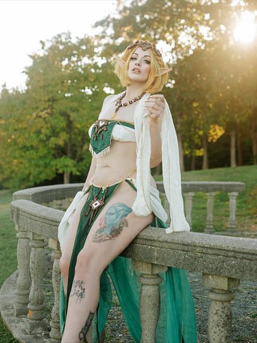 I realized that I simply haven’t posted enough from this Zelda shoot, and that should be a crime bc these photos came out SO ...