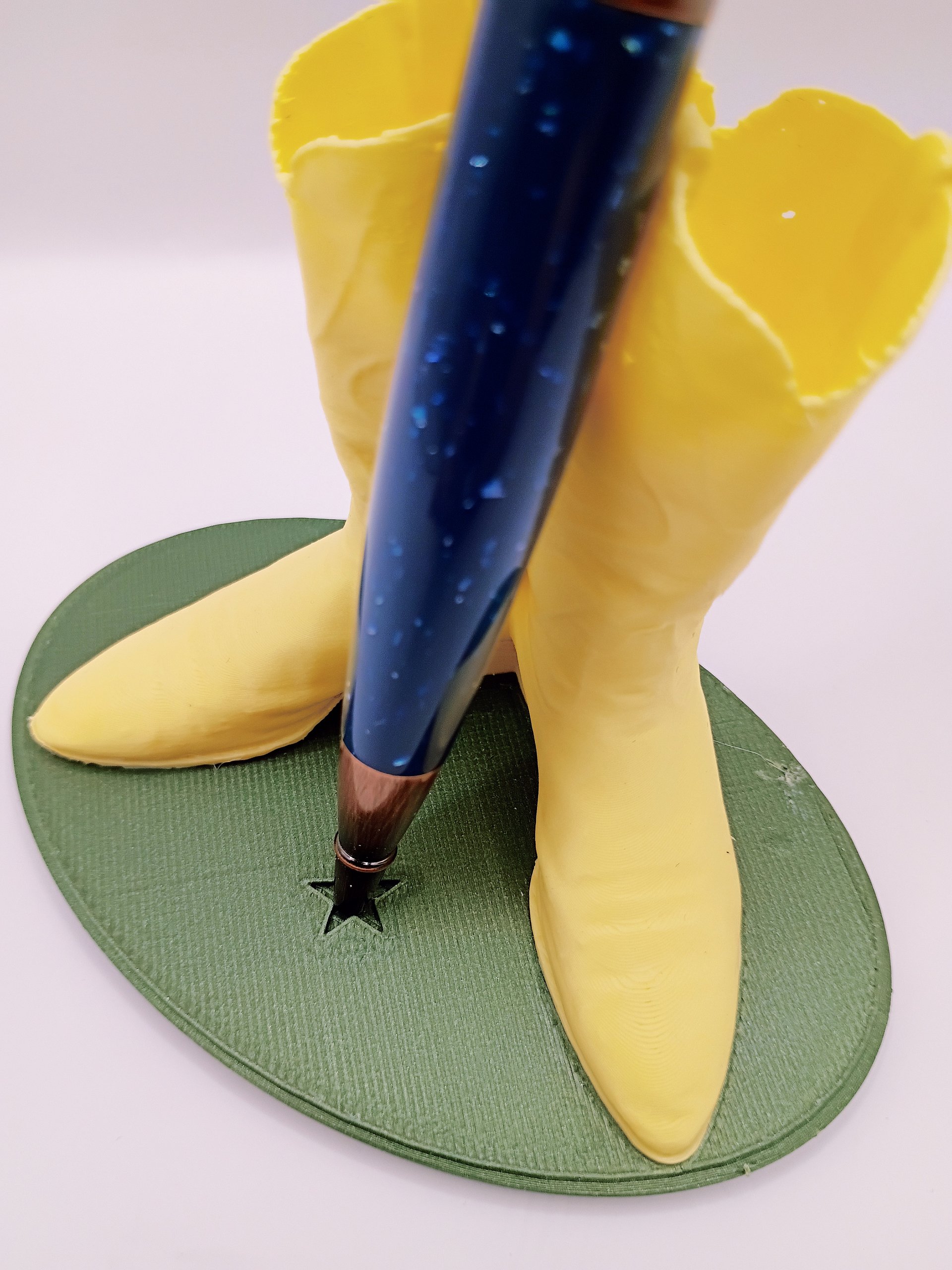 Lone Star Filibella – Texas-Flag Filibella Pen with Boot Stand product image (4)