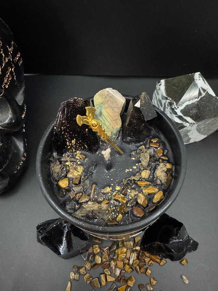 Anubis Crystal Candle product image (2)