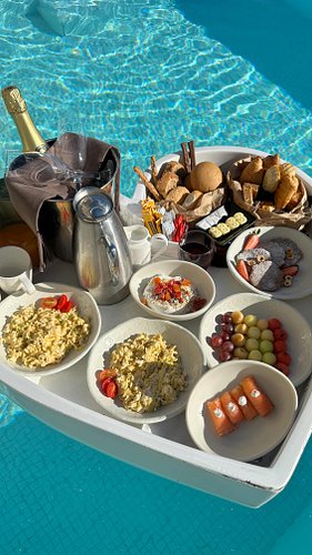 Home is wherever she is. #inourownworld #thewifeyannas #mrsandmrs #wifeandwife #lovereels #vacation #europe