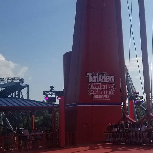 My daughter finally rode #twizzlerstwistedgravity @hersheypark and she loved it.
#hersheypark #hersheyparkhappy #sweetestplac...