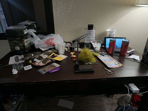 Only I would bring fly tying stuff to a paranormal convention to keep myself busy in the room with River.#flytying