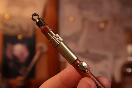 Made a needle tool.

I love my desk, my shelves, the glass jars I keep my supplies in, and everything else about my little ar...