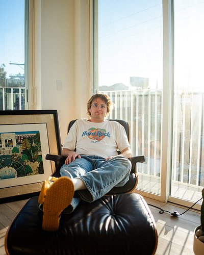 Instagram removed my ability to post real songs for some reason. So enjoy this copyright free track.