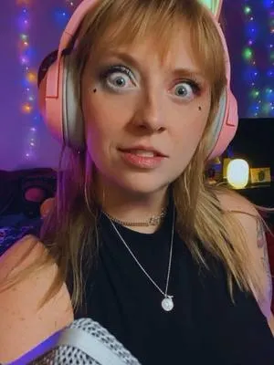 I know that’s every streamers favourite question 😭😮‍💨 #twitch #twitchstreamer #streamer #ttv #fyp 