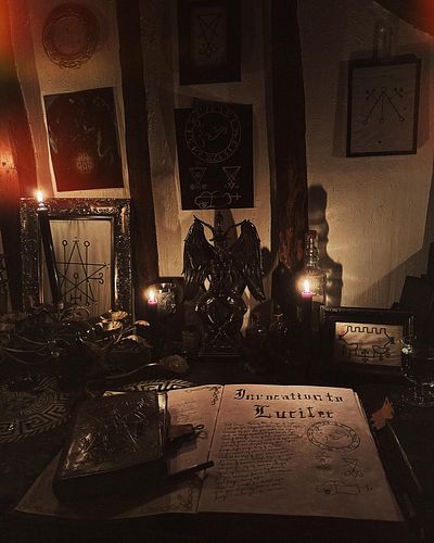 New moon Shenanigans 🌑 

I always keep the day of the new moon for myself and it’s the time where I receive the most invaluab...