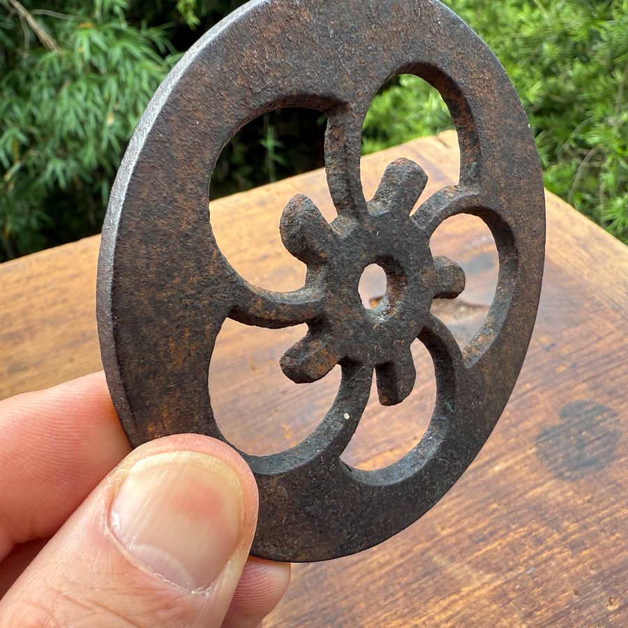 🎎 Japanese Cast Iron Tetsubin Trivet – Mid-Showa Era – Japan Antique Roadshow product image (4)