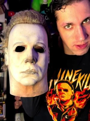 Transitioning into Michael Myers 🔥🎃🍂 @🩸ICE NINE KILLS🩸 @fearlessrecords #Horror #horrortok #thunderwolf #michaelmyers #michaelmyerscostume #theshape #cosplayer #cosplay #costume #halloween #october #september #iceninekills #transition #1978 #spooky #trending #viral #explore #explorepage #foryou #fyp #fypシ゚viral #tiktok 