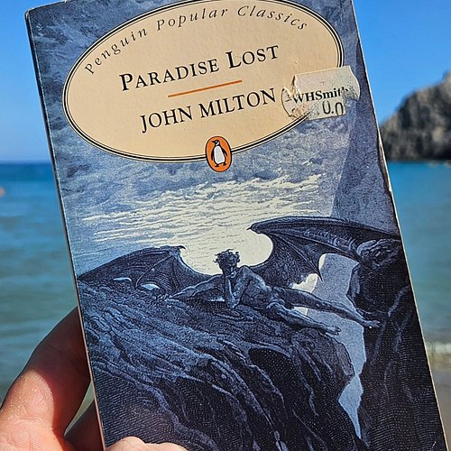 Bit of light reading for the beach! 👹🫀