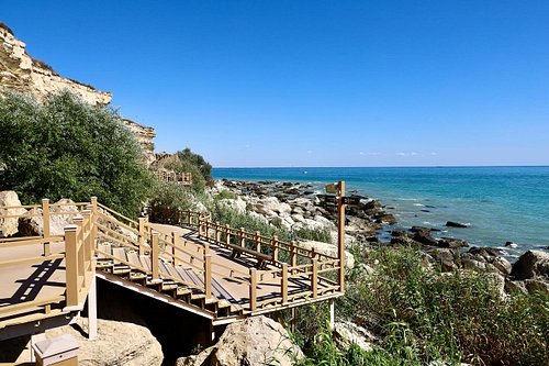 From the rocky path along the Caspian Sea 🌊 to the heights of Melovoy Müyis Cape, Aktau kept me moving (and sweating). I wade...