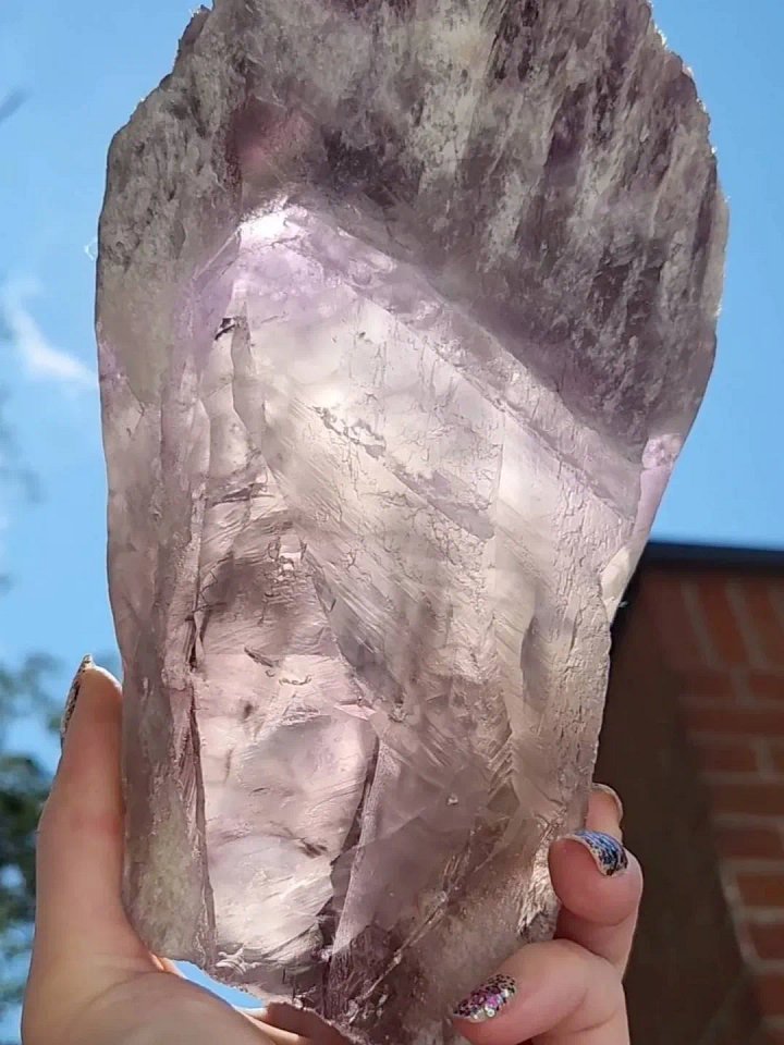 Laser amethyst crystal product image (2)