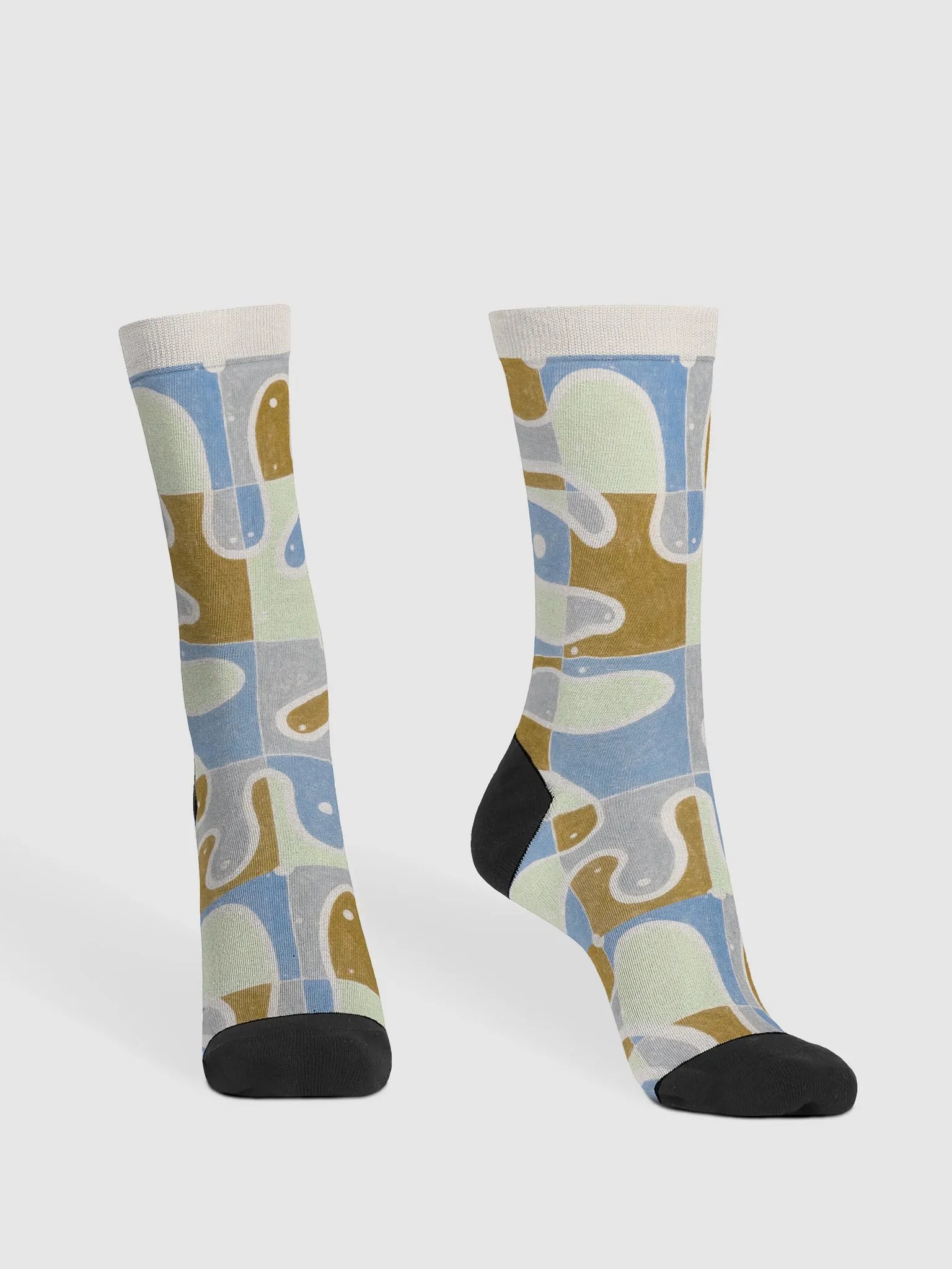 cartoon curiosity crew socks product image (3)