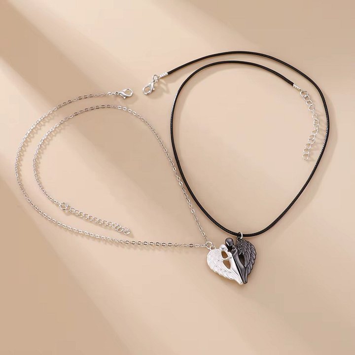 Angel Heart Couple’s Necklaces [PRE-ORDER ONLY] product image (2)