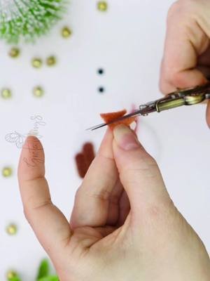 ¡La Sorpresa NÚMERO 5 está aquí! ❄️ Esta pieza es clave para llenar de magia nuestro Calendario de Adviento 2025. No es lo que esperas... ¡pero es totalmente adorable! Corre a ver el tutorial completo en mi canal para no quedarte atrás. ¡Tejer la Navidad es mi parte favorita! ✨ #Sorpresa5 #CalendarioAdvientoCrochet #CrochetNavideño #GretaWings #AmigurumiNavidad   