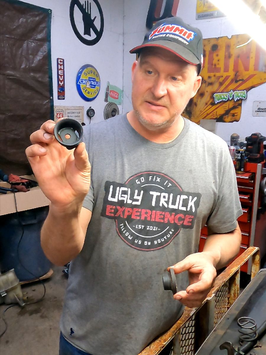 UTX Lower Radiator Mounts product image (4)