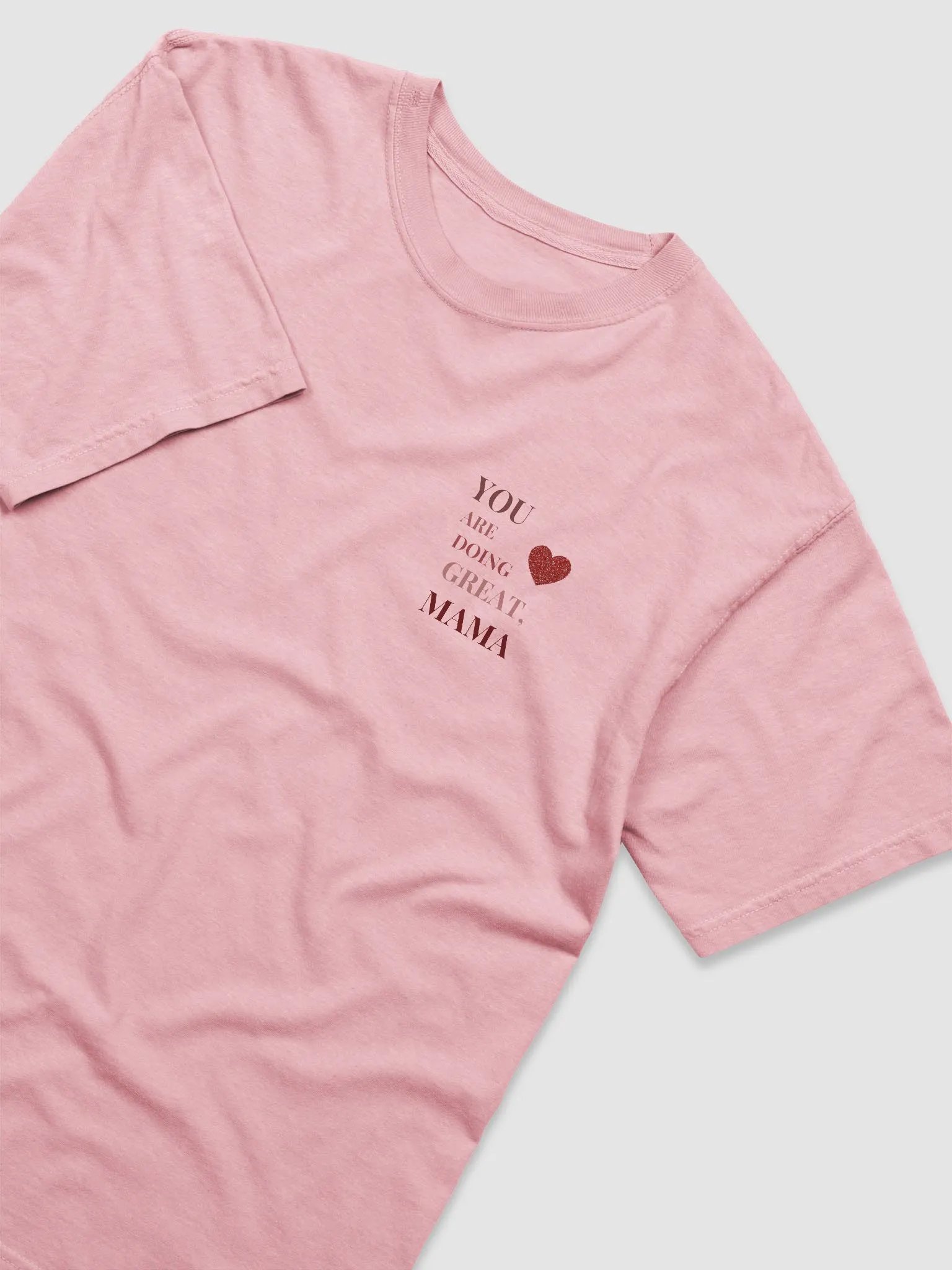 Glittery Heart Mama T-Shirt product image (26)
