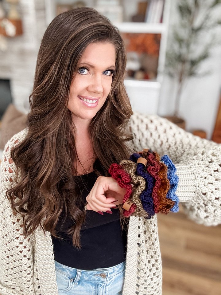 The Suzette Scrunchie Crochet Pattern product image (2)