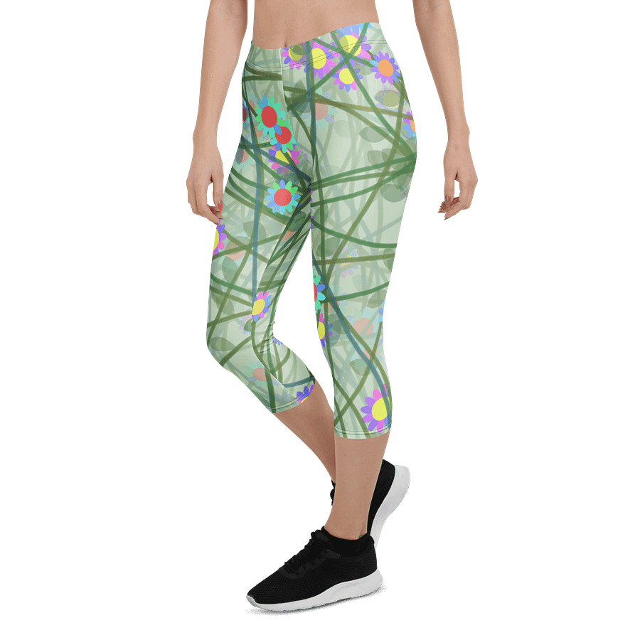 Blooming Breeze All-Over Capri Leggings product image (5)