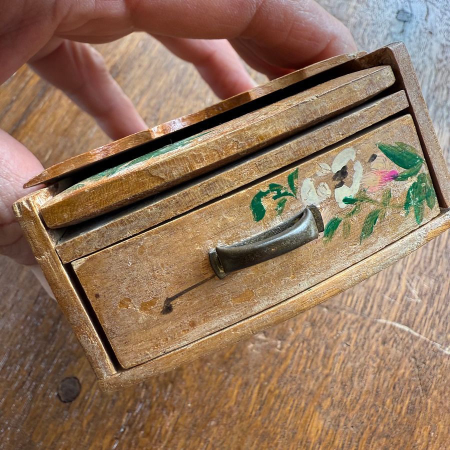 Vintage Japanese Toy Jewelry Box with Mirror – Japan Antique Roadshow product image (8)