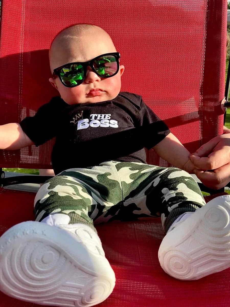Boss momma baby boss onesie product image (1)