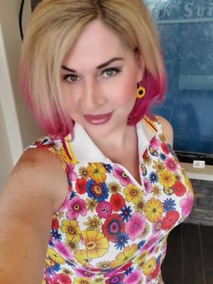 Anyone help me fund some ink? Cause I am so down! #tattootime #letsdothis #yesplease #maidenariana #60sbouffant #bighair #60sstyle #fuschiagirl #retrohair 