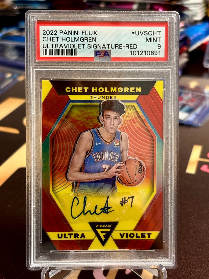 2022-23 Panini Flux Chet Holmgren Rookie Ultra Violet Red Prizm Auto /9 PSA 9 product image (1)