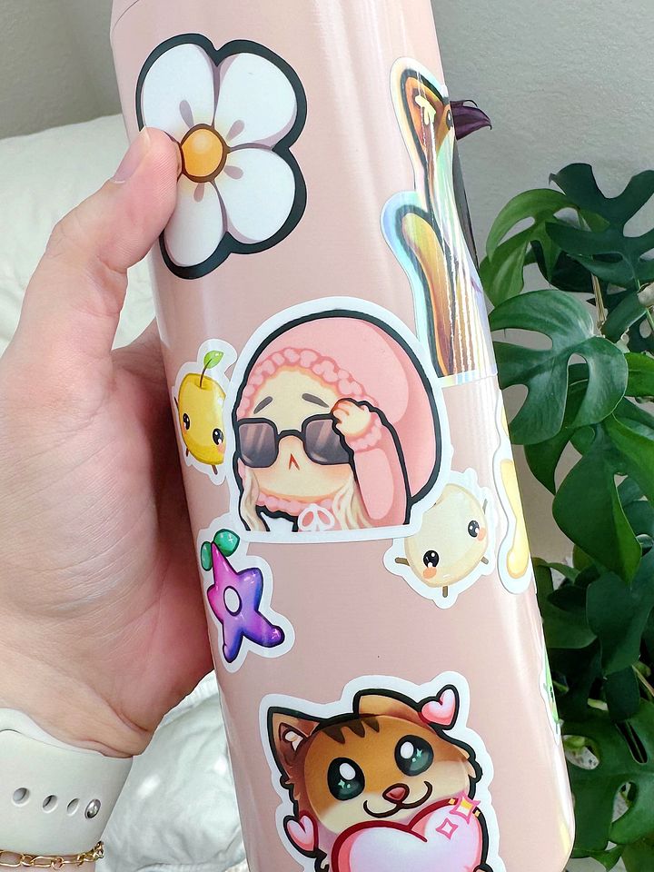 millycDontLookeatMe sticker product image (2)