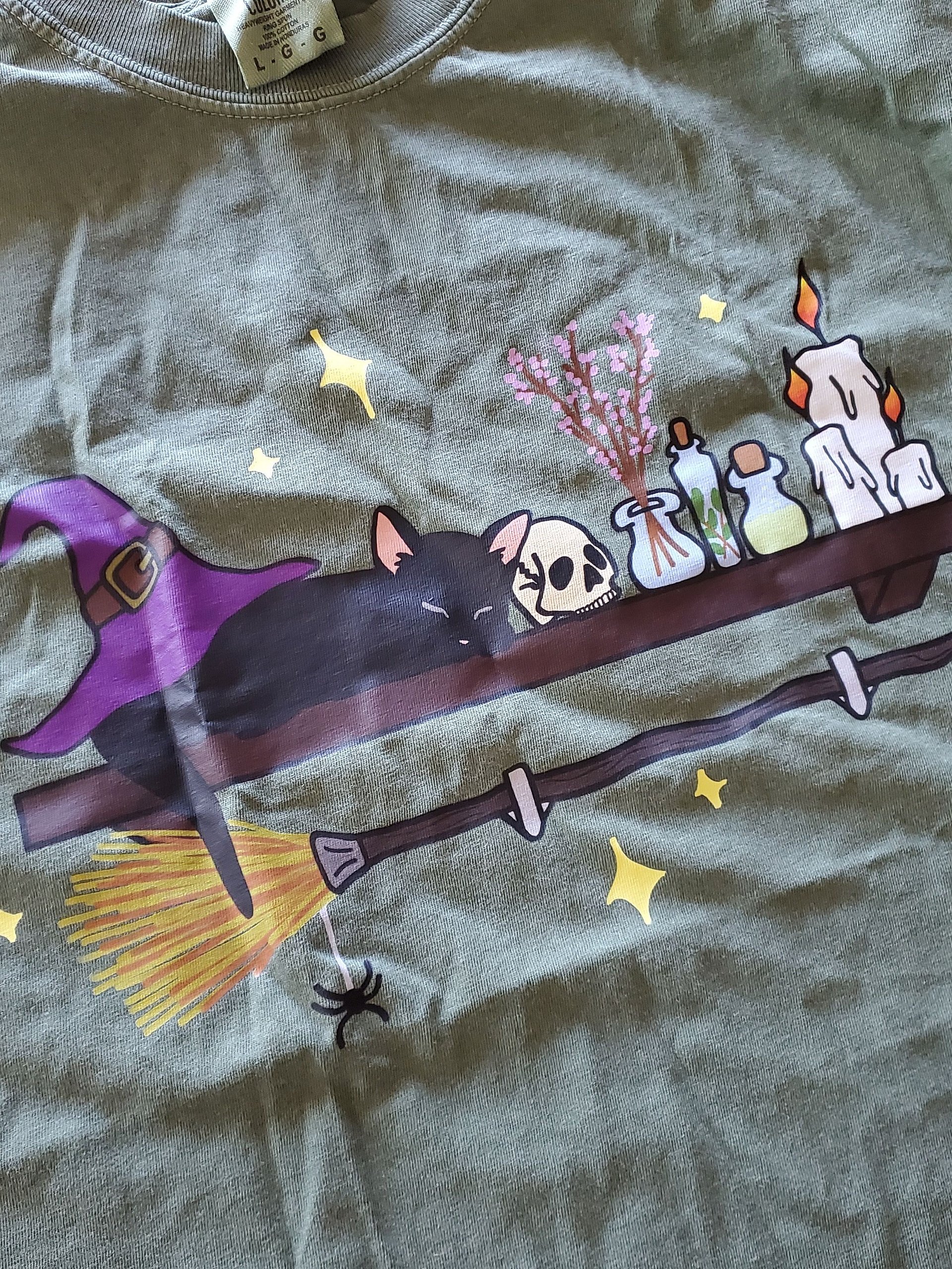 Witchy Cat's Dream Comfort Tee product image (2)