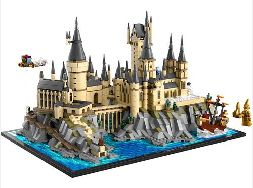 Starting up my stream today at 7pm PST! Tonight I'll be building the LEGO Harry Potter Hogwart's Castle and Grounds set! Come...