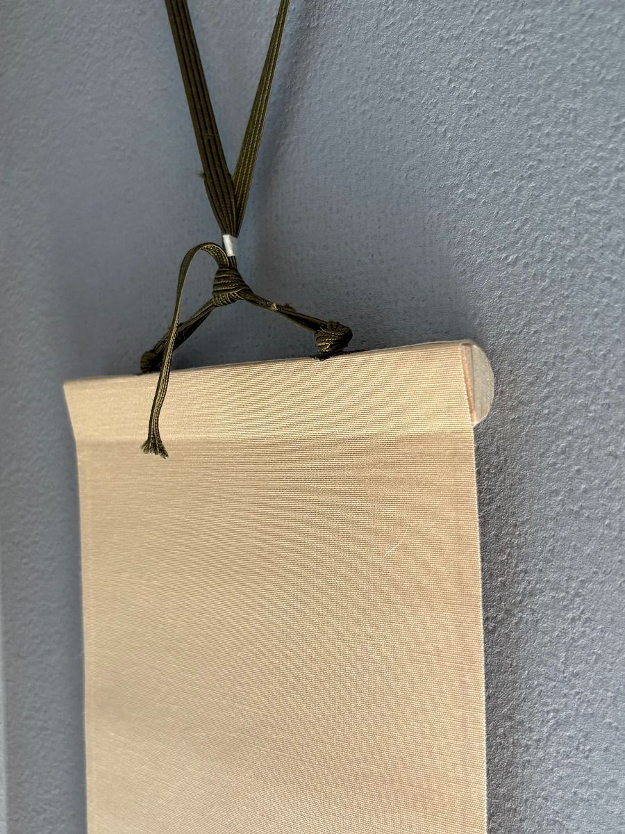 シンプルな掛軸 壁掛けアート 、絹本手描き短冊 小さいサイズ product image (5)