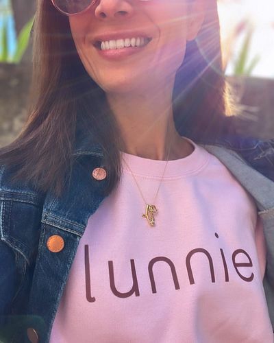 Pink + denim + sunshine = the winning combo for school drop-off 💗👖☀️

It may be 37 degrees in Ohio this morning, but we’re pr...