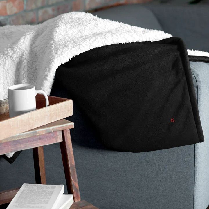 CS Premium Extra Warm Blanket product image (1)