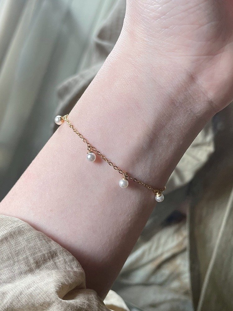 Jingle Small Pearl Pendant Bracelet | 18K Gold Plated product image (7)