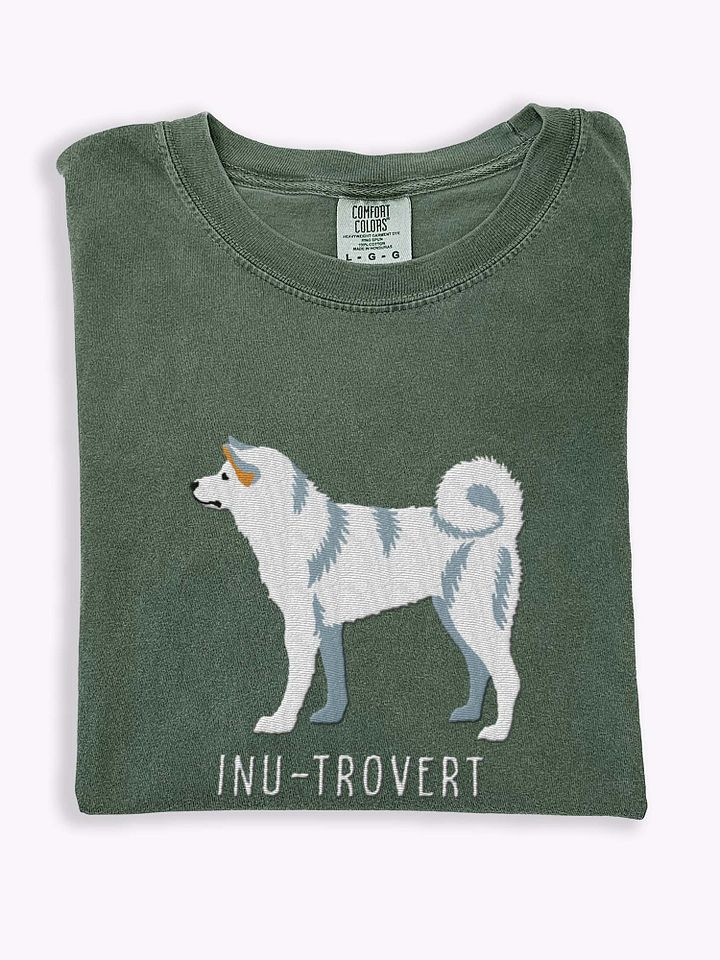 Inu-Trovert T-Shirt(Embroidered) of a Japanese Akita(White) product image (1)