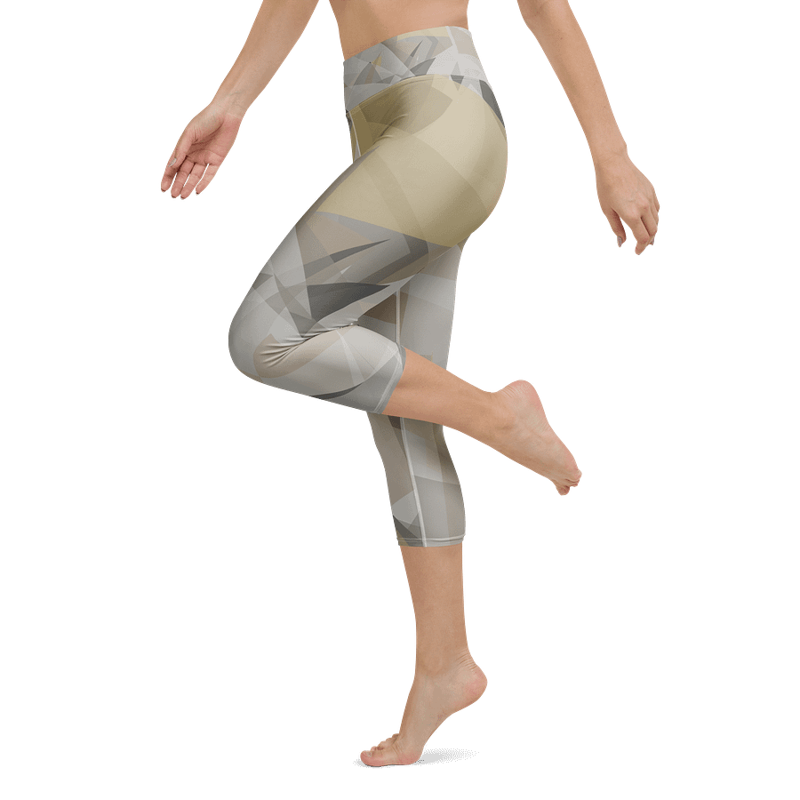 Geometric Fusion All-Over Yoga Capri Leggings product image (5)