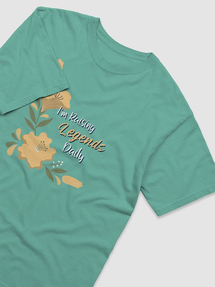 I’m Raising Legends Daily – Empowered Mama Tee product image (17)
