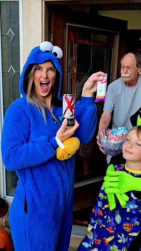 When you find the house with the full size XS cans 👻🎃 
.
.
.
.
.
.

@xsnation #xsnation #halloween2024 #ugccreator