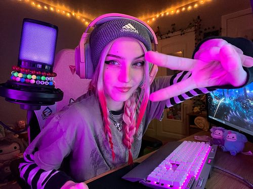 i took these pictures at the beginning of my stream before the disaster happened 😅💔 (if you know you know) 
-
-
-
-
-
-
-
#ga...