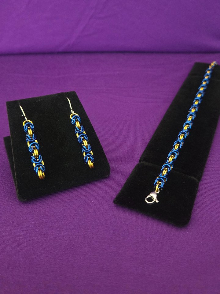 Chainmail Bracelet and Earring - Blue and Gold product image (1)