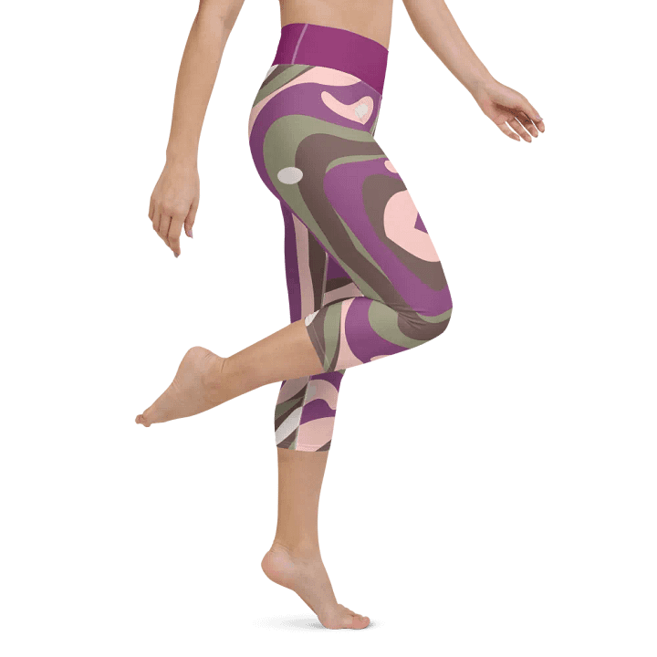 90s-inspired Yoga Capri Leggings – Stretch, Style, and Comfort product image (1)