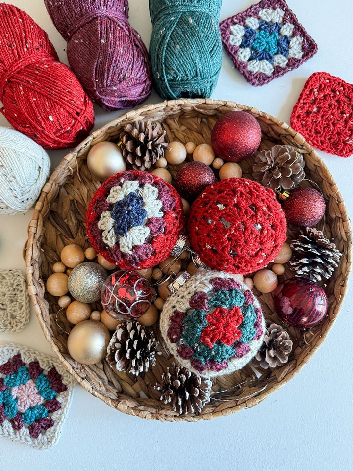 Granny Square Ball, Christmas Ornament Crochet Pattern product image (1)
