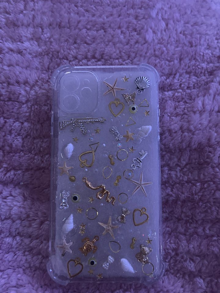 iPhone 13 junk case product image (1)