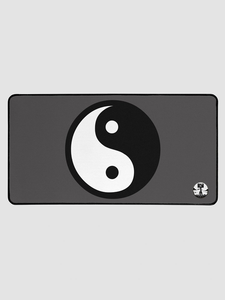 ying & yang deskpad product image (1)